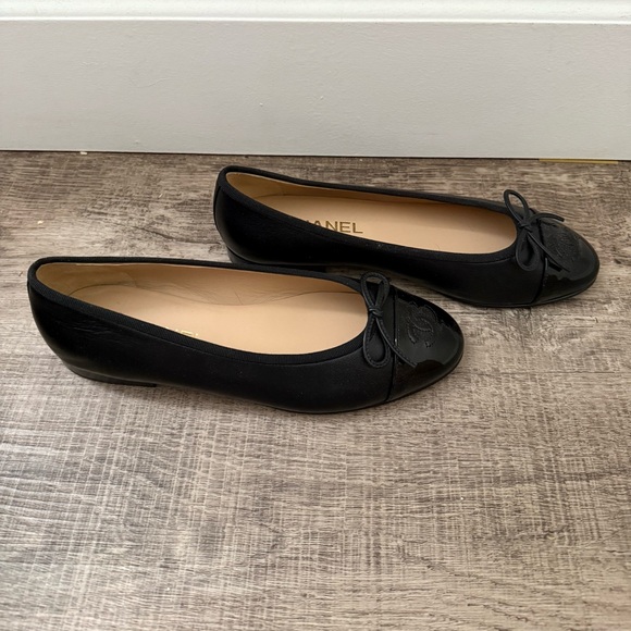 Brand New 100% Authentic CHANEL Classic Black Ballet Flats 38 - Picture 3 of 8
